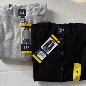 2 Gap Women’s Crewneck Cardigan